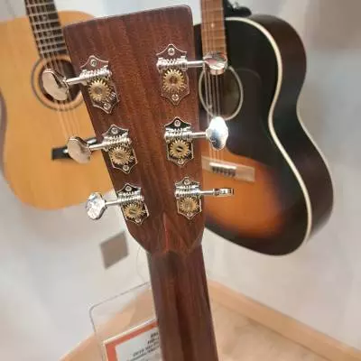 Martin Guitars - HD-28E 2